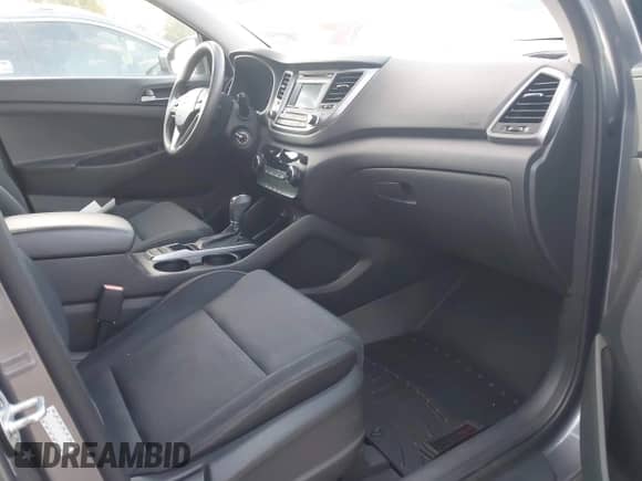 2016 Hyundai Tucson SE z VIN KM8J33A46GU235712, wystawiony jako IAAI lot #43602206 z przebiegiem 88 238 mil mil oraz . Historia ofert i sprzedaży dostępna na DreamBid. Obrazek 5.