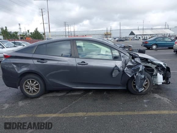 ✅ 2018 Toyota Prius Two • VIN: JTDKBRFU3J3596304 • Lot: 41522049. Wystawiony na IAAI z przebiegiem 222 636 mil. Bezpłatny archiwum sprzedaży aukcyjnych z USA i szczegółowy raport historii pojazdu na DreamBid. Zdjęcie 14.