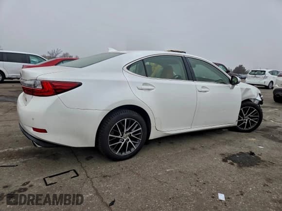 ✅ 2016 Lexus ES 330 • VIN: JTHBK1GG8G2241586 • Lot: 93716785. Listed on Copart with 97,900 mi. Free auction sales archive from the USA and detailed vehicle history report at DreamBid. Image 3.