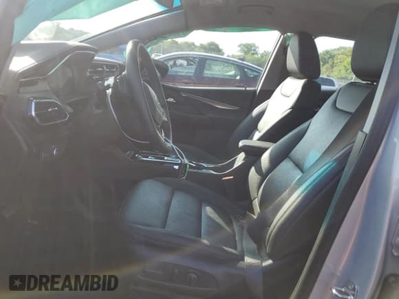 ✅ 2023 Chevrolet Bolt EV 2LT • VIN: 1G1FX6S01P4205912 • Lot: 67951064. Wystawiony na Copart z przebiegiem 4 223 mil. Bezpłatny archiwum sprzedaży aukcyjnych z USA i szczegółowy raport historii pojazdu na DreamBid. Zdjęcie 7.