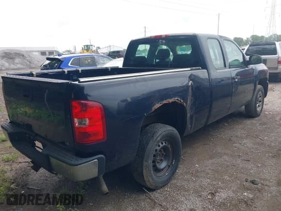 ✅ 2007 Chevrolet Silverado 1500 Work Truck • VIN: 1GCEC19X77Z646614 • Lot: 42796548. Listed on IAAI with 234,767 mi. Free auction sales archive from the USA and detailed vehicle history report at DreamBid. Image 4.