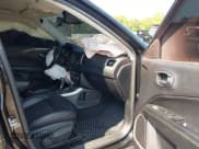 ✅ 2018 Jeep Compass Latitude • VIN: 3C4NJDBB2JT254466 • Lot: 43208519. Wystawiony na IAAI z przebiegiem 108 263 mil. Bezpłatny archiwum sprzedaży aukcyjnych z USA i szczegółowy raport historii pojazdu na DreamBid. Zdjęcie 5.