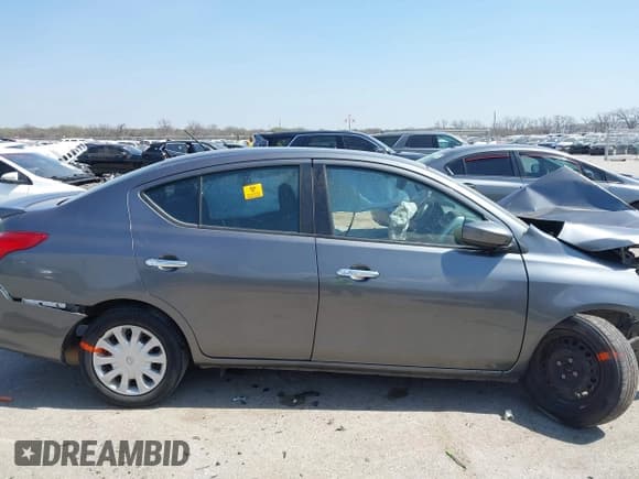 ✅ 2016 Nissan Versa S Plus • VIN: 3N1CN7AP9GL819866 • Lot: 41868076. Wystawiony na IAAI z przebiegiem Nie podano. Bezpłatny archiwum sprzedaży aukcyjnych z USA i szczegółowy raport historii pojazdu na DreamBid. Zdjęcie 13.