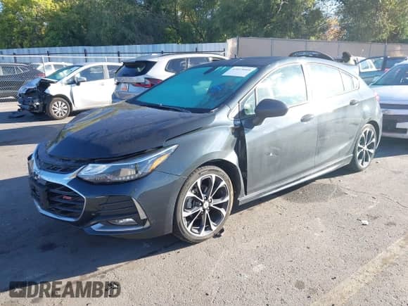 2019 Chevrolet Cruze Diesel z VIN 3G1BH6SE4KS554806, wystawiony jako IAAI lot #43419009 z przebiegiem Nie podano mil oraz . Historia ofert i sprzedaży dostępna na DreamBid. Obrazek 17.