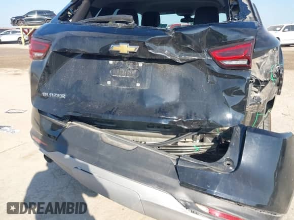 2024 Chevrolet Blazer LT with VIN 3GNKBDRS0RS160374, listed as a IAAI auction lot 43175708 with 30,846 mi miles and . Bid and sale history available at DreamBid. Image 6.