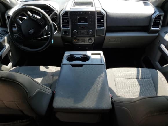 ✅ 2016 Ford F-150 XL • VIN: 1FTEW1CF7GFA15998 • Лот: 72058865. Опубликован ранее на Copart с пробегом 159 067 миль. Бесплатный доступ к архиву аукционных продаж из США и подробный отчёт об истории автомобиля на DreamBid. Изображение 8.