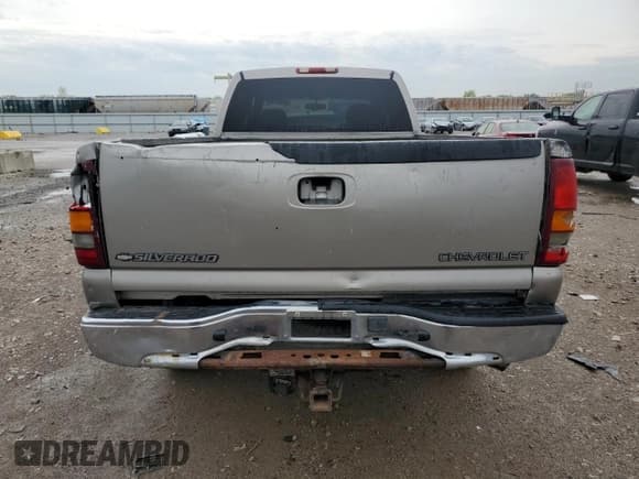 ✅ 2002 Chevrolet Silverado 2500HD LS • VIN: 1GCHC23G12F124521 • Lot: 54493345. Wystawiony na Copart z przebiegiem 223 108 mil. Bezpłatny archiwum sprzedaży aukcyjnych z USA i szczegółowy raport historii pojazdu na DreamBid. Zdjęcie 6.