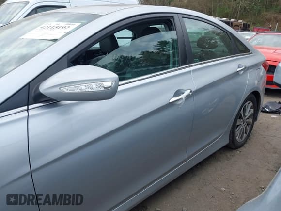 ✅ 2014 Hyundai Sonata Limited • VIN: 5NPEC4AB1EH876414 • Лот: 42115192. Опубликован ранее на IAAI с пробегом 144 315 миль. Бесплатный доступ к архиву аукционных продаж из США и подробный отчёт об истории автомобиля на DreamBid. Изображение 15.