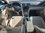 ✅ 2017 Volkswagen Passat SE • VIN: 1VWBT7A30HC012058 • Lot: 91635215. Wystawiony na Copart z przebiegiem 95 831 mil. Bezpłatny archiwum sprzedaży aukcyjnych z USA i szczegółowy raport historii pojazdu na DreamBid. Zdjęcie 8.