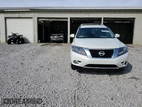 ✅ 2016 Nissan Pathfinder Platinum • VIN: 5N1AR2MN9GC605098 • Lot: 92939475. Listed on Copart with 82,688 mi. Free auction sales archive from the USA and detailed vehicle history report at DreamBid. Image 15.