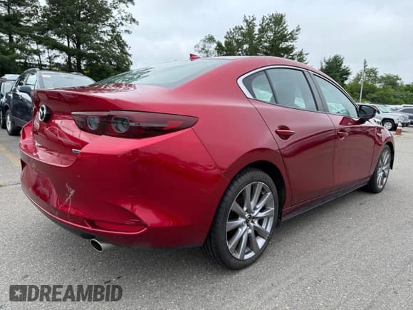 ✅ 2019 Mazda 3 S Carbon Edition • VIN: JM1BPBCM6K1111888 • Лот: 65150505. Опубликован ранее на Copart с пробегом 194 637 миль. Бесплатный доступ к архиву аукционных продаж из США и подробный отчёт об истории автомобиля на DreamBid. Изображение 4.