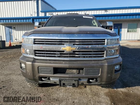 ✅ 2015 Chevrolet Silverado 2500HD High Country • VIN: 1GC1KXE82FF501435 • Lot: 91741215. Wystawiony na Copart z przebiegiem 296 636 mil. Bezpłatny archiwum sprzedaży aukcyjnych z USA i szczegółowy raport historii pojazdu na DreamBid. Zdjęcie 5.