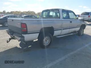 ✅ 1996 Dodge 1500 • VIN: 1B7HF13Z4TJ171172 • Лот: 43656834. Опубликован ранее на IAAI с пробегом 215 443 миль. Бесплатный доступ к архиву аукционных продаж из США и подробный отчёт об истории автомобиля на DreamBid. Изображение 4.