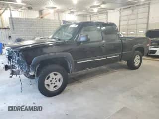 2005 Chevrolet Silverado 1500 Z71 with VIN 1GCEK19Z95Z157648, listed as a Copart auction lot 81417815 with 336,621 mi miles and Salvage title. Bid and sale history available at DreamBid. Image 1.