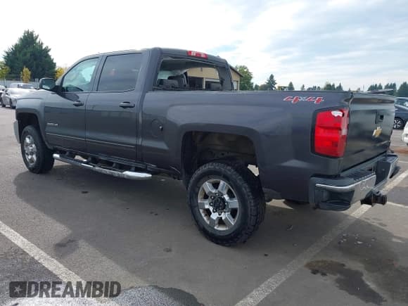 ✅ 2015 Chevrolet Silverado 2500HD LT • VIN: 1GC1KVEG2FF610053 • Lot: 43469299. Listed on IAAI with 173,702 mi. Free auction sales archive from the USA and detailed vehicle history report at DreamBid. Image 3.