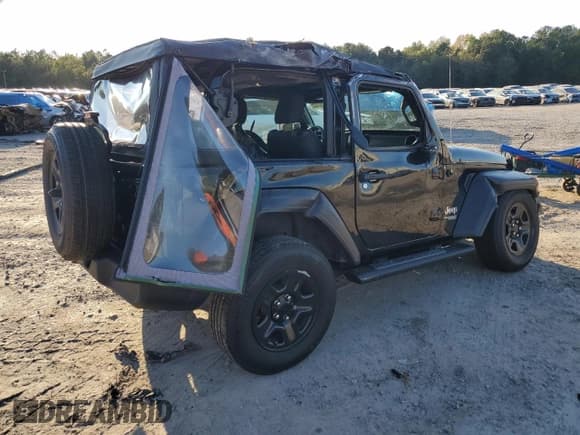 ✅ 2021 Jeep Wrangler Sport • VIN: 1C4GJXAG3MW533950 • Лот: 87288855. Опубликован ранее на Copart с пробегом 24 521 миль. Бесплатный доступ к архиву аукционных продаж из США и подробный отчёт об истории автомобиля на DreamBid. Изображение 3.