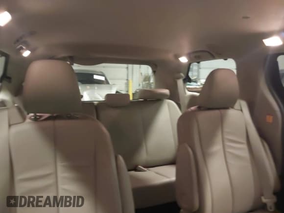 ✅ 2013 Toyota Sienna XLE • VIN: 5TDDK3DC0DS067993 • Lot: 41597189. Listed on IAAI with 159,314 mi. Free auction sales archive from the USA and detailed vehicle history report at DreamBid. Image 8.