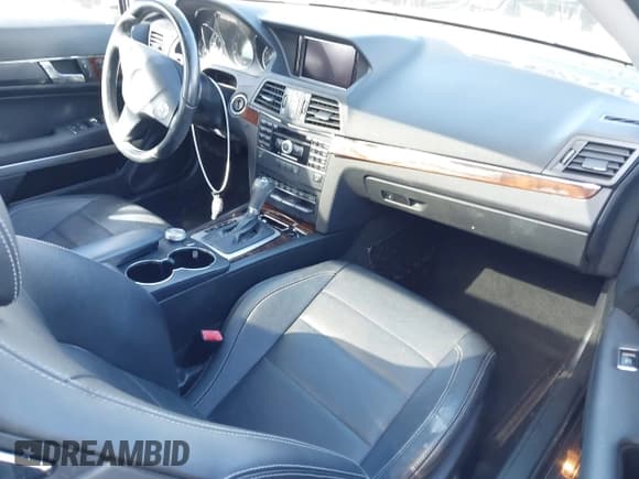 ✅ 2011 Mercedes-Benz E 350 • VIN: WDDKJ5GB3BF112274 • Lot: 43702973. Listed on IAAI with 96,821 mi. Free auction sales archive from the USA and detailed vehicle history report at DreamBid. Image 5.