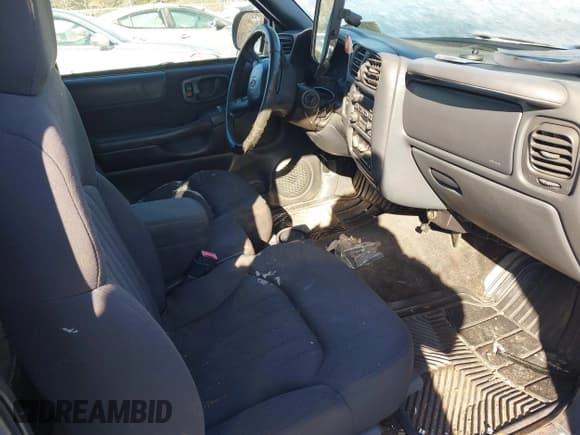 ✅ 2003 Chevrolet S-10 LS • VIN: 1GCCS19X338186863 • Лот: 41346292. Опубликован ранее на IAAI с пробегом 209 680 миль. Бесплатный доступ к архиву аукционных продаж из США и подробный отчёт об истории автомобиля на DreamBid. Изображение 5.