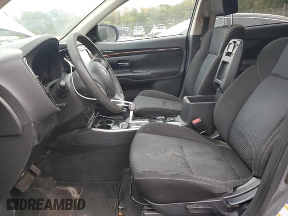 ✅ 2019 Mitsubishi Outlander ES • VIN: JA4AZ3A36KJ000807 • Lot: 86225965. Listed on Copart with 129,521 mi. Free auction sales archive from the USA and detailed vehicle history report at DreamBid. Image 7.
