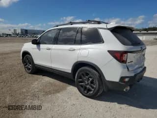 ✅ 2025 Honda Passport Black Edition • VIN: 5FNYF8H82SB008082 • Lot: 49929005. Wystawiony na Copart z przebiegiem 3 295 mil. Bezpłatny archiwum sprzedaży aukcyjnych z USA i szczegółowy raport historii pojazdu na DreamBid. Zdjęcie 2.