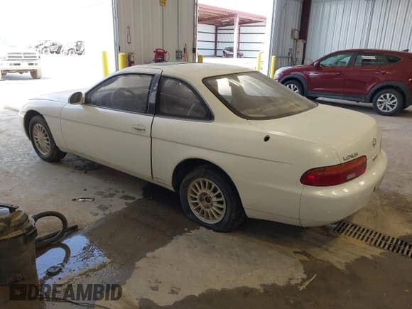 ✅ 1993 Lexus SC • VIN: JT8JZ31C6P0011100 • Lot: 42583758. Wystawiony na IAAI z przebiegiem 169 256 mil. Bezpłatny archiwum sprzedaży aukcyjnych z USA i szczegółowy raport historii pojazdu na DreamBid. Zdjęcie 3.