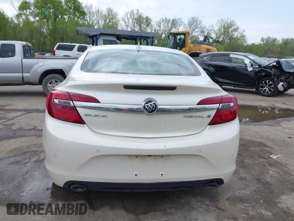✅ 2014 Buick Regal Premium I • VIN: 2G4GN5EX7E9159903 • Lot: 42010680. Wystawiony na IAAI z przebiegiem 192 589 mil. Bezpłatny archiwum sprzedaży aukcyjnych z USA i szczegółowy raport historii pojazdu na DreamBid. Zdjęcie 16.