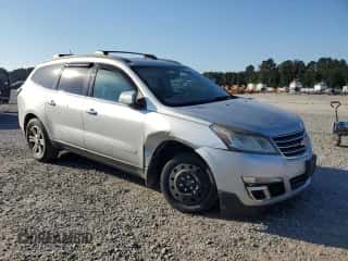 2015 Chevrolet Traverse LT z VIN 1GNKRHKD4FJ175276, wystawiony jako Copart lot #70574925 z przebiegiem 144 793 mil mil oraz Szkoda całkowita • Salvage title. Historia ofert i sprzedaży dostępna na DreamBid. Obrazek 4.
