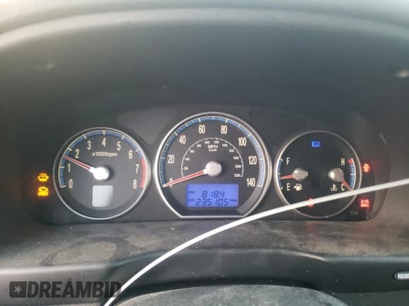 ✅ 2008 Hyundai Santa Fe SE • VIN: 5NMSH13E98H142342 • Lot: 75706114. Listed on Copart with 235,105 mi. Free auction sales archive from the USA and detailed vehicle history report at DreamBid. Image 9.