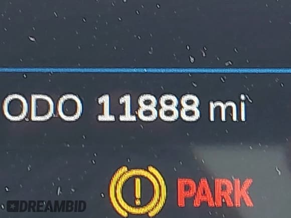 ✅ 2024 VinFast VF 8 Plus • VIN: RLLV1AFA9RH007994 • Lot: 43343167. Wystawiony na IAAI z przebiegiem 11 888 mil. Bezpłatny archiwum sprzedaży aukcyjnych z USA i szczegółowy raport historii pojazdu na DreamBid. Zdjęcie 15.