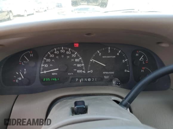 ✅ 2002 Lincoln Navigator • VIN: 5LMEU27R62LJ12466 • Lot: 54072715. Listed on Copart with 235,146 mi. Free auction sales archive from the USA and detailed vehicle history report at DreamBid. Image 9.