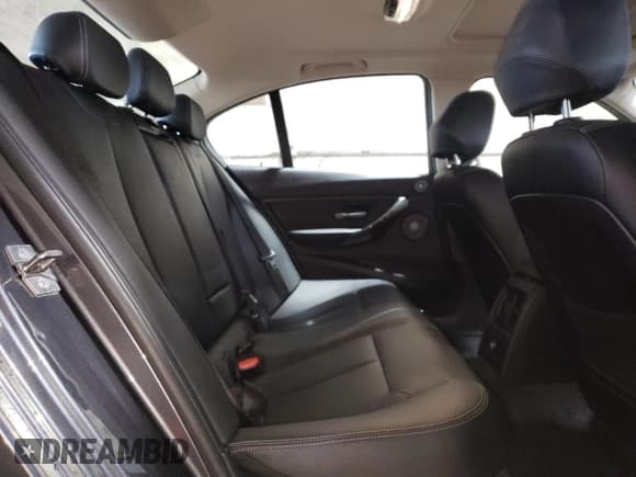 ✅ 2013 BMW 3 Series ActiveHybrid 3 • VIN: WBA3F9C54DF484083 • Lot: 67670245. Wystawiony na Copart z przebiegiem 115 517 mil. Bezpłatny archiwum sprzedaży aukcyjnych z USA i szczegółowy raport historii pojazdu na DreamBid. Zdjęcie 10.