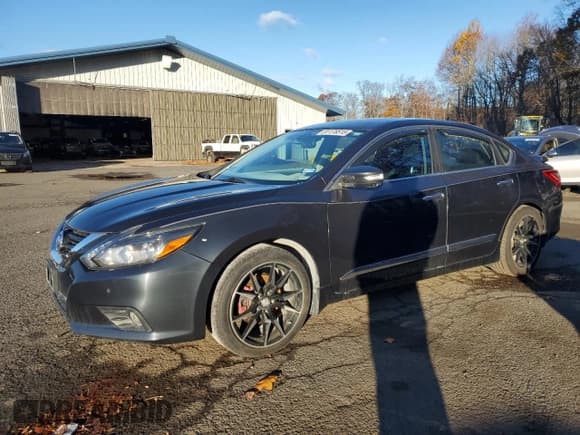 ✅ 2017 Nissan Altima SL • VIN: 1N4BL3AP0HC168556 • Lot: 91178515. Listed on Copart with 135,392 mi. Free auction sales archive from the USA and detailed vehicle history report at DreamBid. Image 1.