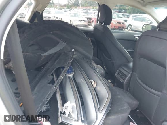 ✅ 2015 Ford Edge SE • VIN: 2FMTK4G81FBB58313 • Lot: 42689918. Wystawiony na IAAI z przebiegiem 121 362 mil. Bezpłatny archiwum sprzedaży aukcyjnych z USA i szczegółowy raport historii pojazdu na DreamBid. Zdjęcie 8.