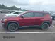 2021 Jeep Compass 80th Anniversary z VIN 3C4NJCEBXMT571406, wystawiony jako IAAI lot #42900251 z przebiegiem 91 891 mil mil oraz . Historia ofert i sprzedaży dostępna na DreamBid. Obrazek 14.