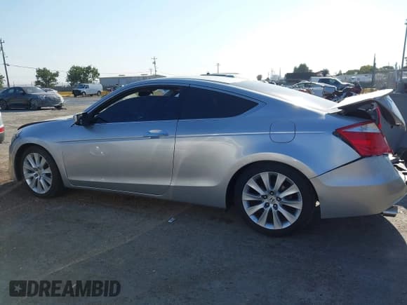 ✅ 2010 Honda Accord EX-L • VIN: 1HGCS2B82AA006417 • Lot: 42918534. Listed on IAAI with 222,001 mi. Free auction sales archive from the USA and detailed vehicle history report at DreamBid. Image 15.