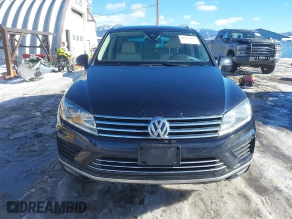 ✅ 2016 Volkswagen Touareg Lux • VIN: WVGEF9BPXGD008169 • Lot: 41583137. Wystawiony na IAAI z przebiegiem 92 181 mil. Bezpłatny archiwum sprzedaży aukcyjnych z USA i szczegółowy raport historii pojazdu na DreamBid. Zdjęcie 13.