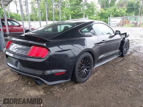 ✅ 2017 Ford Mustang EcoBoost Premium • VIN: 1FA6P8TH2H5212831 • Lot: 42311038. Listed on IAAI with 79,290 mi. Free auction sales archive from the USA and detailed vehicle history report at DreamBid. Image 4.