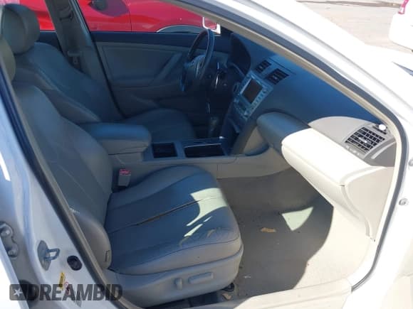 ✅ 2007 Toyota Camry • VIN: 4T1BB46K57U010198 • Lot: 43643002. Wystawiony na IAAI z przebiegiem 281 819 mil. Bezpłatny archiwum sprzedaży aukcyjnych z USA i szczegółowy raport historii pojazdu na DreamBid. Zdjęcie 5.