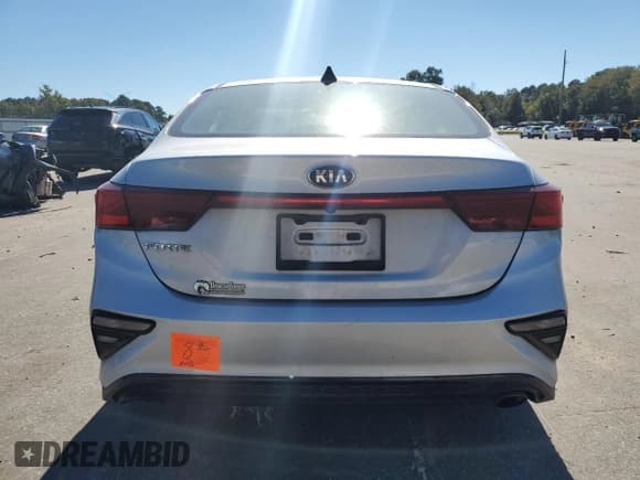 ✅ 2021 Kia Forte LXS • VIN: 3KPF24AD7ME325688 • Лот: 82383585. Опубликован ранее на Copart с пробегом 50 921 миль. Бесплатный доступ к архиву аукционных продаж из США и подробный отчёт об истории автомобиля на DreamBid. Изображение 6.