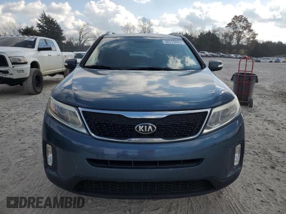 ✅ 2014 Kia Sorento LX • VIN: 5XYKT3A62EG529715 • Lot: 92513405. Listed on Copart with 141,117 mi. Free auction sales archive from the USA and detailed vehicle history report at DreamBid. Image 5.