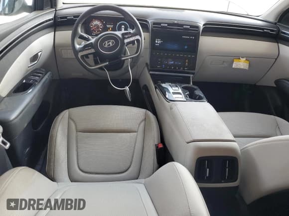 ✅ 2023 Hyundai Tucson Limited • VIN: KM8JE3AE6PU211476 • Lot: 57649565. Wystawiony na Copart z przebiegiem 25 568 mil. Bezpłatny archiwum sprzedaży aukcyjnych z USA i szczegółowy raport historii pojazdu na DreamBid. Zdjęcie 8.