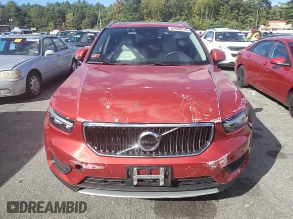 ✅ 2019 Volvo XC40 Momentum • VIN: YV4162UK1K2074820 • Lot: 84550215. Listed on Copart with 35,793 mi. Free auction sales archive from the USA and detailed vehicle history report at DreamBid. Image 5.