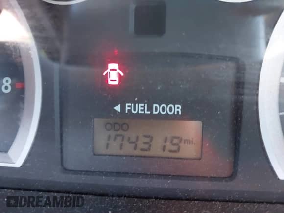 2006 Hyundai Santa Fe GLS с VIN KM8SC13D36U107707, выставлен на аукционе IAAI как лот 41349066 с пробегом 174 319 миль миль и . История ставок и продаж доступна на DreamBid. Изображение 16.