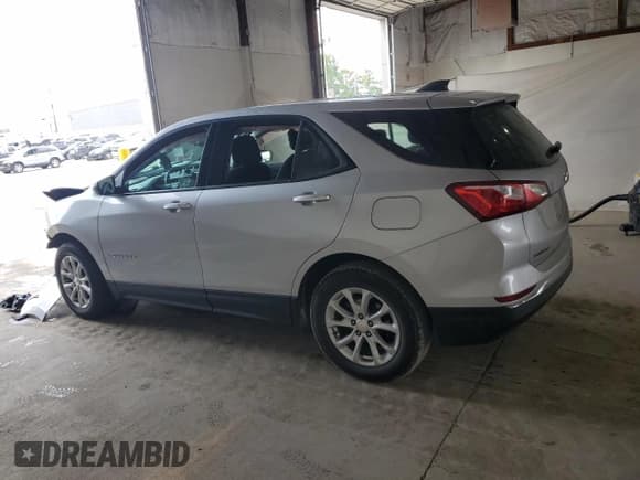 ✅ 2018 Chevrolet Equinox LS • VIN: 2GNAXHEV4J6351500 • Лот: 69482895. Опубликован ранее на Copart с пробегом 120 718 миль. Бесплатный доступ к архиву аукционных продаж из США и подробный отчёт об истории автомобиля на DreamBid. Изображение 2.