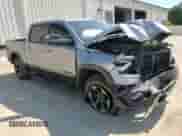 2020 Ram 1500 Rebel z VIN 1C6RRELT0LN303553, wystawiony jako Copart lot #53488355 z przebiegiem 110 673 mil mil oraz Szkoda całkowita • Salvage title. Historia ofert i sprzedaży dostępna na DreamBid. Obrazek 13.