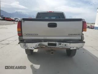 ✅ 1999 Chevrolet Silverado 2500 LS • VIN: 1GCGK29UXXE212282 • Lot: 54422125. Wystawiony na Copart z przebiegiem 196 947 mil. Bezpłatny archiwum sprzedaży aukcyjnych z USA i szczegółowy raport historii pojazdu na DreamBid. Zdjęcie 6.