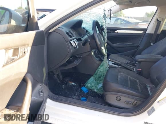 ✅ 2013 Volkswagen Passat SE • VIN: 1VWBP7A35DC088678 • Лот: 42629694. Опубликован ранее на IAAI с пробегом 111 006 миль. Бесплатный доступ к архиву аукционных продаж из США и подробный отчёт об истории автомобиля на DreamBid. Изображение 5.