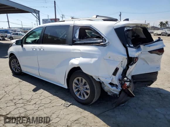✅ 2025 Toyota Sienna LE • VIN: 5TDBRKECXSS248768 • Lot: 80196465. Listed on Copart with 5,221 mi. Free auction sales archive from the USA and detailed vehicle history report at DreamBid. Image 2.
