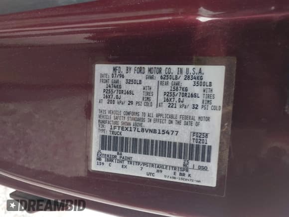 ✅ 1997 Ford F-150 XL • VIN: 1FTEX17L8VNB15477 • Lot: 40924425. Wystawiony na IAAI z przebiegiem 303 282 mil. Bezpłatny archiwum sprzedaży aukcyjnych z USA i szczegółowy raport historii pojazdu na DreamBid. Zdjęcie 9.